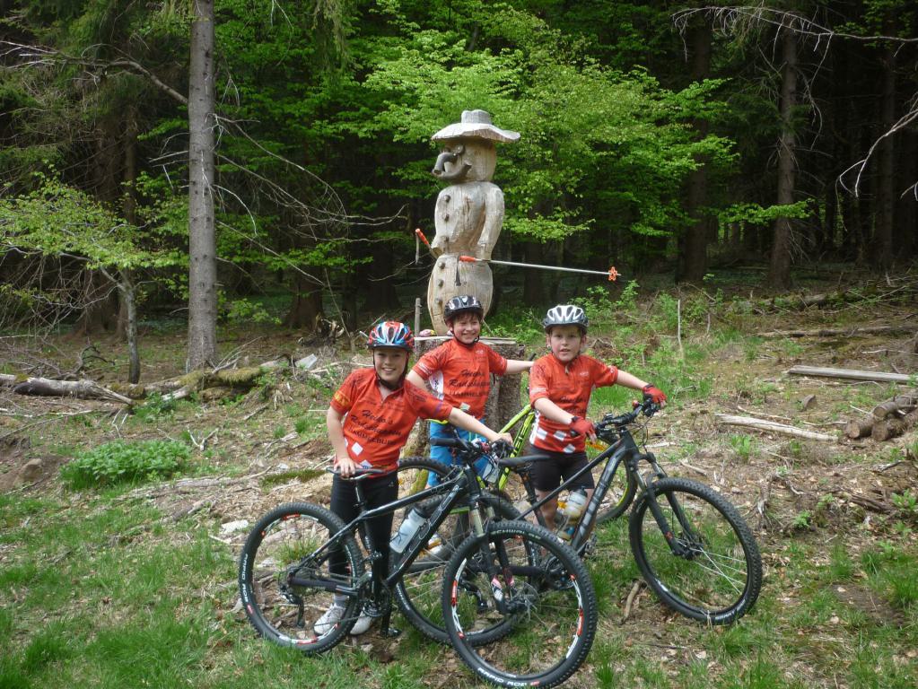Mountainbiker in den "Schwarzen Bergen" in der Rhön